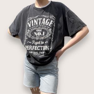 Men's Aged To Perfection Vintage-Look Graphic Tee XL​​